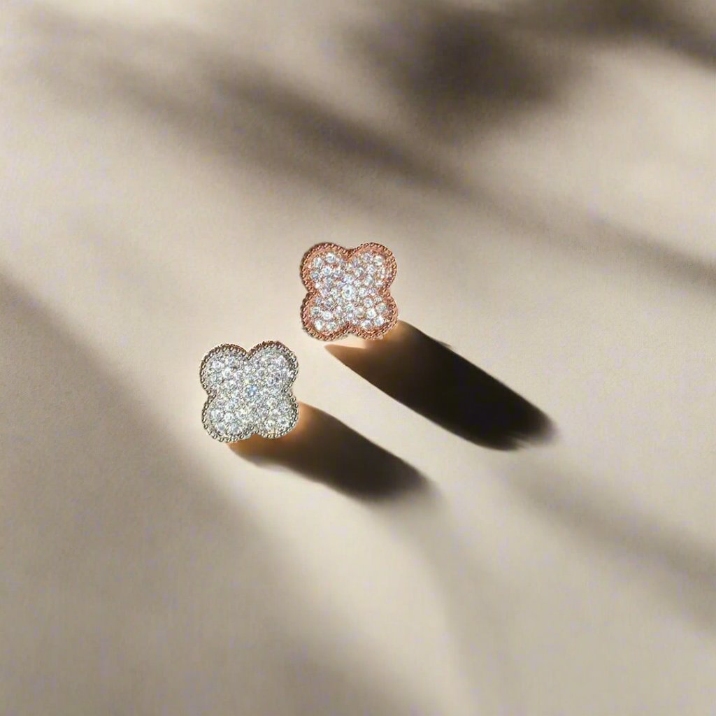 Van Cleef & Arpels Magic Alhambra Clover Ring
