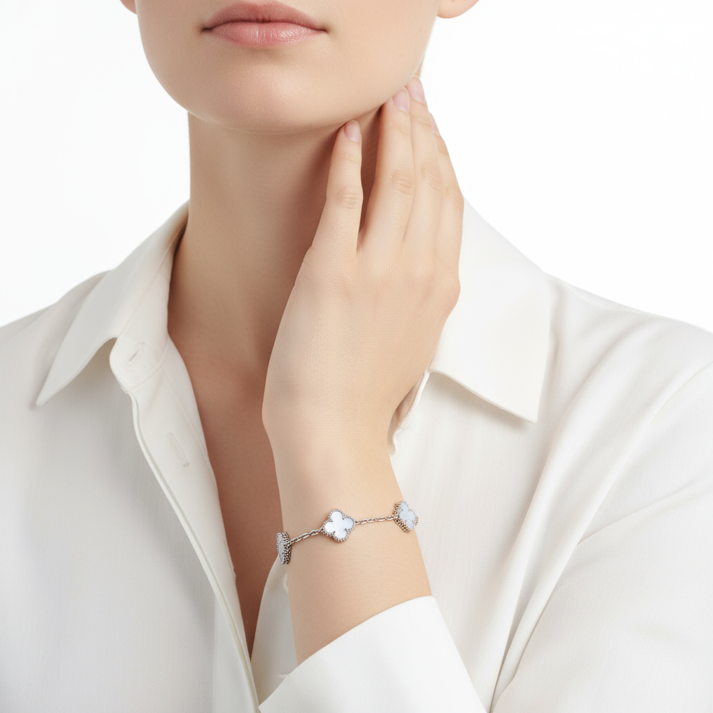 Van Cleef & Arpels Vintage Alhambra Chalcedony Clover Bracelet