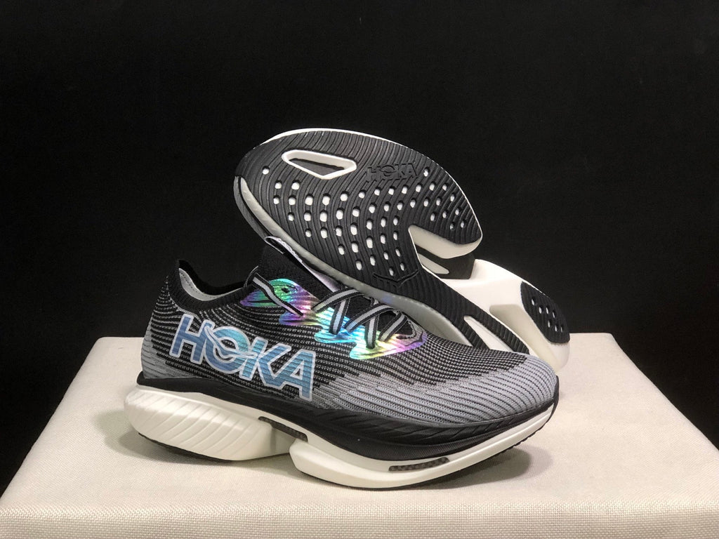 HOKA ONE ONE CIELO X1